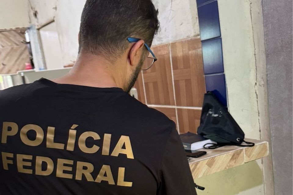 Homem é preso em flagrante pela PF em Serra Talhada por armazenamento de pornografia infantil