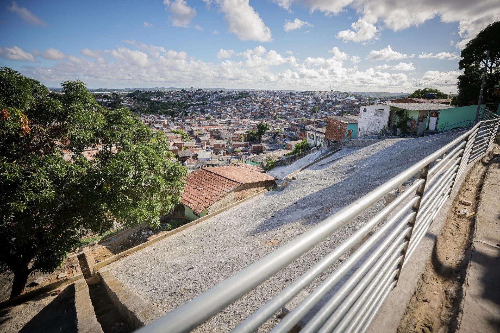 Após tragédias, Prefeitura do Recife investe R$ 3,6 milhões em encosta no Ibura