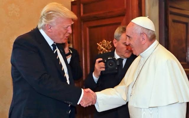 TRUMP QUER INFLUENCIAR ESCOLHA DO PRÓXIMO PAPA E MONTA ESTRATÉGIA DIPLOMÁTICA COM APOIO DE CONSERVADORES CATÓLICOS