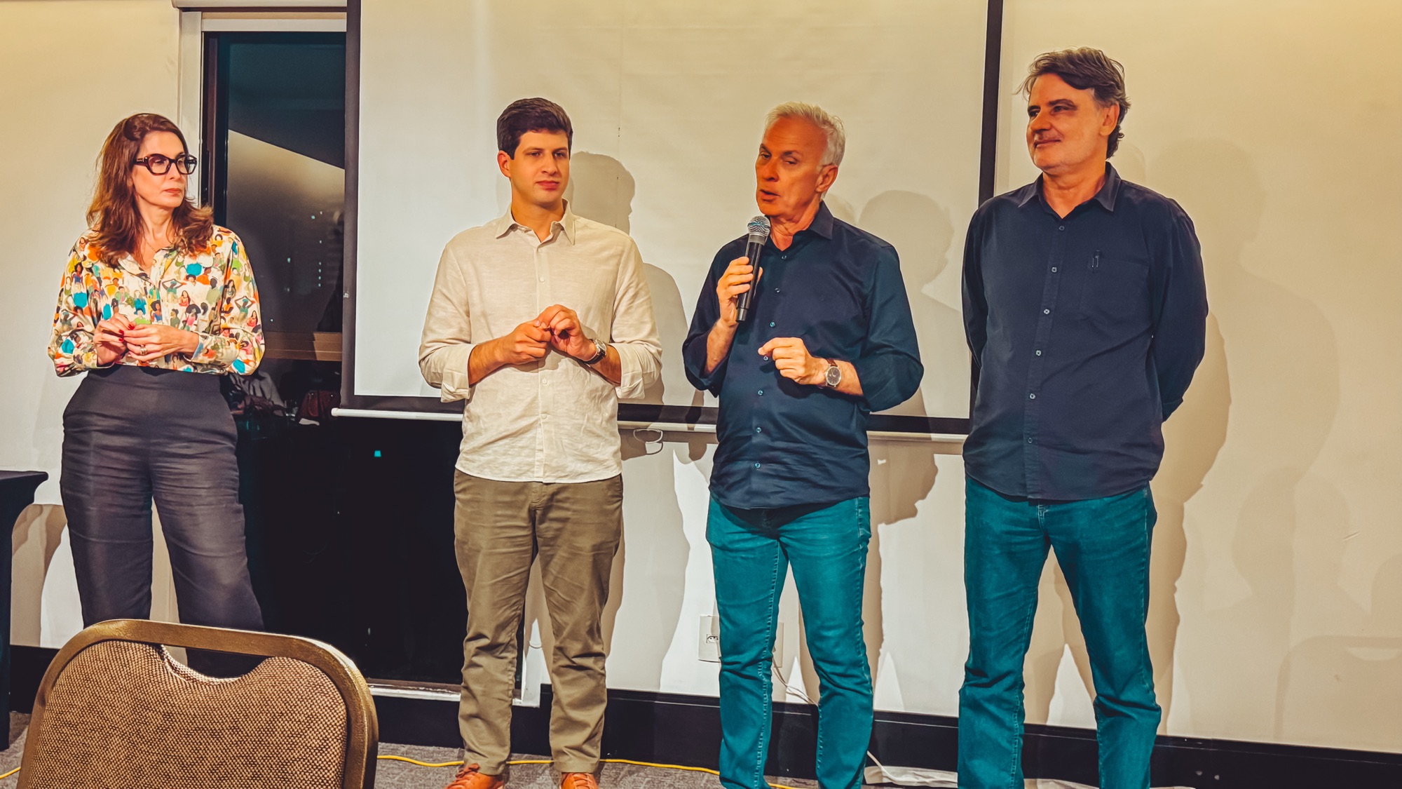 Jantar de Raul Henry emociona lideranças e reforça alianças para a presidência do MDB