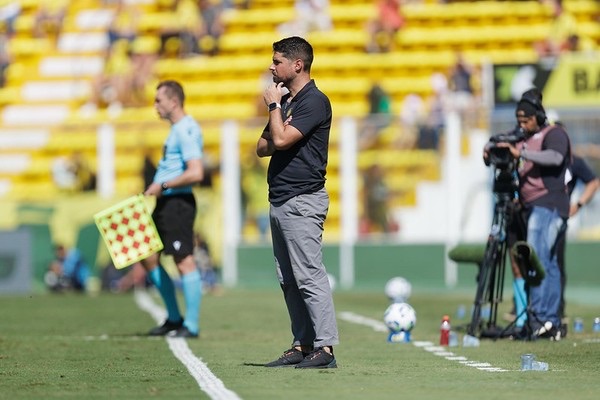Após nova derrota, técnico do Sport admite mudanças e cobra comprometimento do elenco