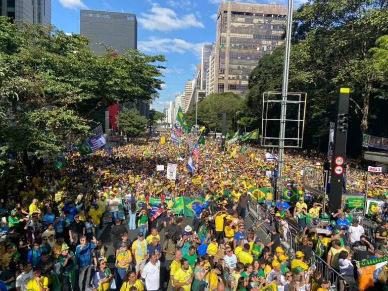 Justiça Já” reúne cerca de 12,4 mil pessoas na Avenida Paulista, aponta monitor da USP