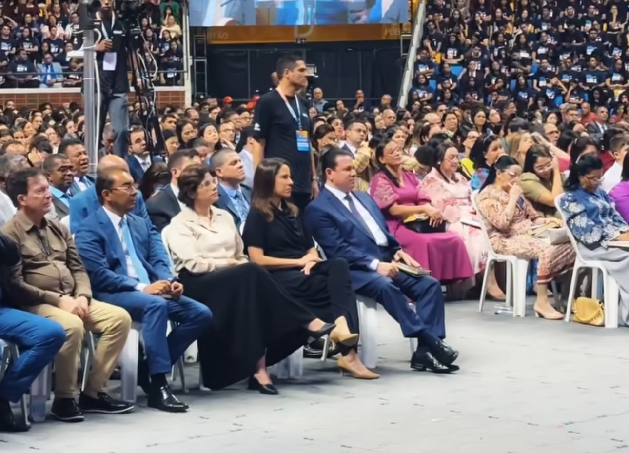 Edilson Tavares ganha força na IEADPE e incomoda Pr. Eurico em evento no Geraldão