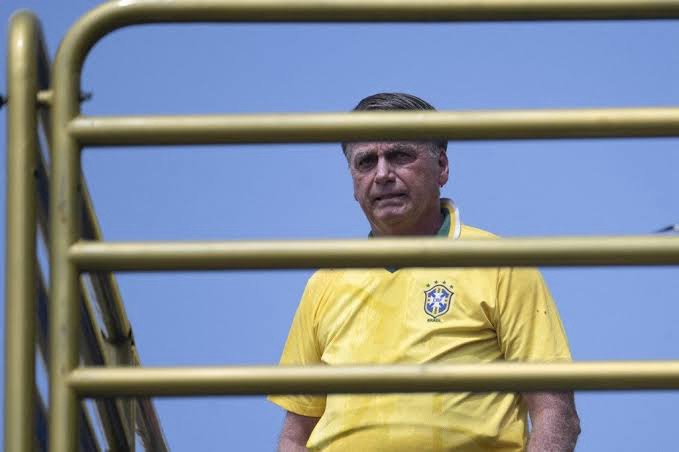 STF determina prisão domiciliar de Jair Bolsonaro por descumprimento de medidas cautelares