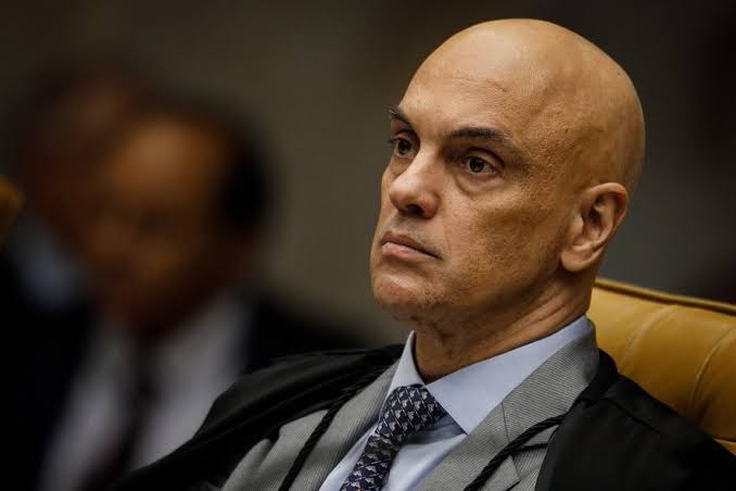 Prisão domiciliar de Bolsonaro irrita STF e isola Alexandre de Moraes