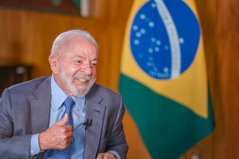 QUAEST: 51% DESAPROVAM E 46% APROVAM GOVERNO LULA, MENOR DIFERENÇA EM 2025