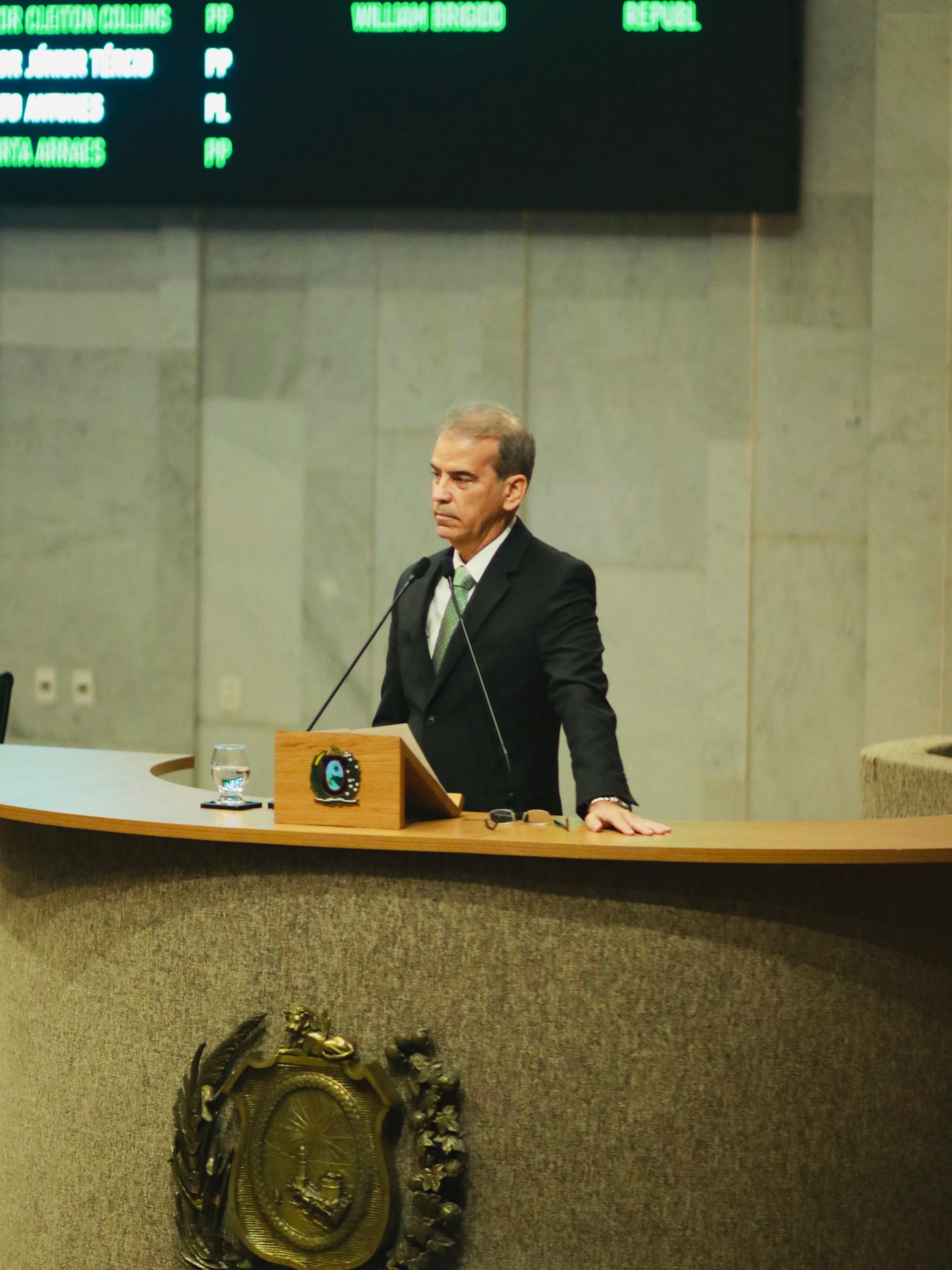 Governadora não se posiciona sobre projeto de combate à erotização infantil e presidente da Alepe torna Lei