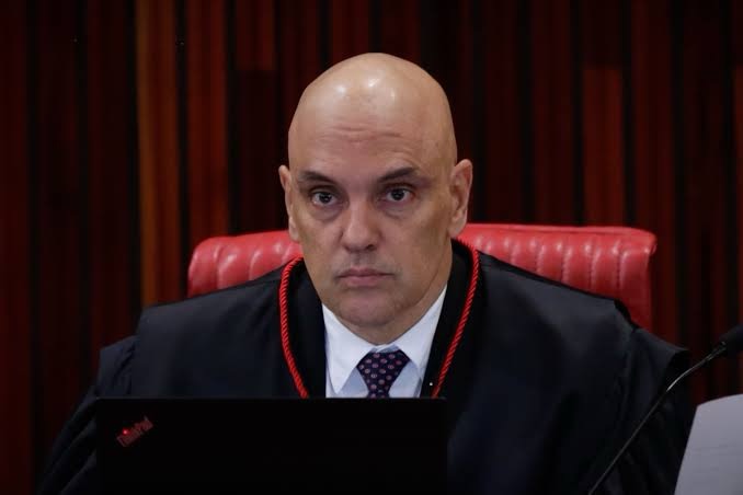 Julgamento de Bolsonaro no STF é retomado com o voto de Alexandre de Moraes
