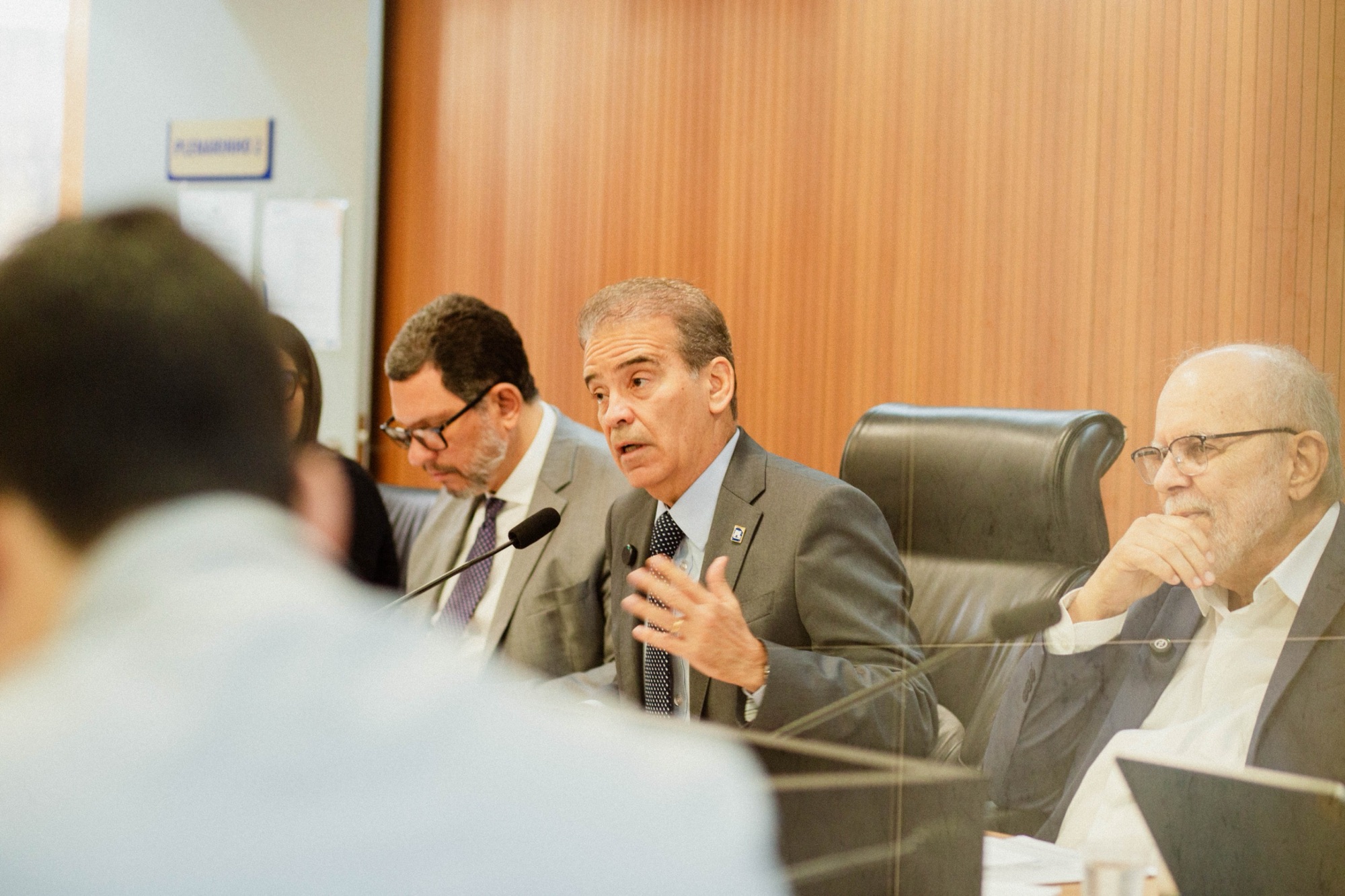 Aprovada em Comissão a proposta que proíbe a cassação da aposentadoria de servidores civis e militares