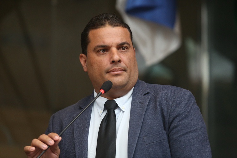 Davi Muniz avalia retirada de pré-candidatura a deputado estadual
