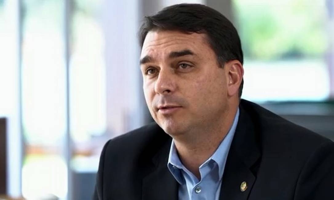 Centrão isola Flávio Bolsonaro e mantém expectativa por Tarcísio ou Ratinho em 2026