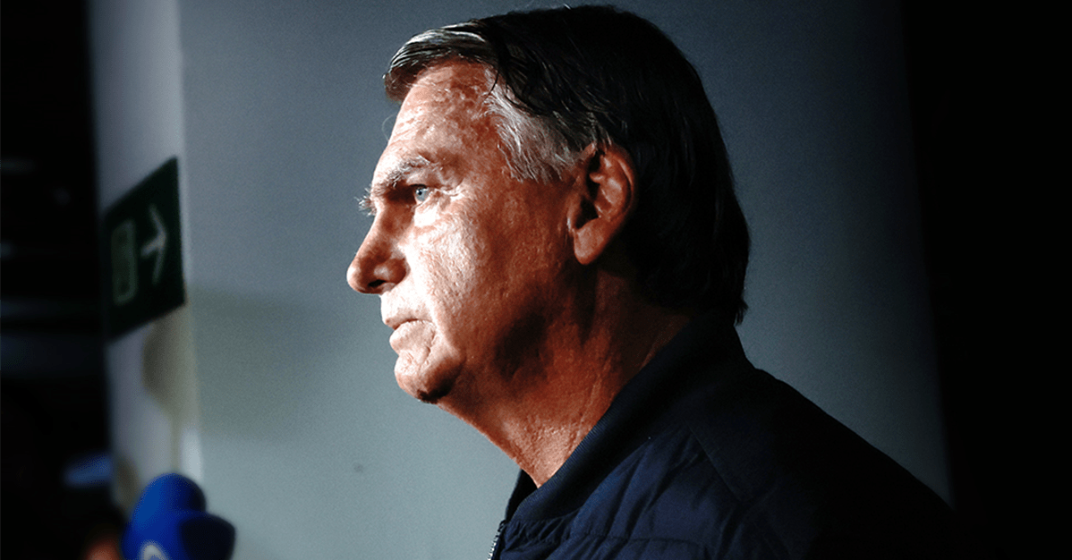 Alexandre de Moraes autoriza Bolsonaro a conceder entrevista pela primeira vez após prisão