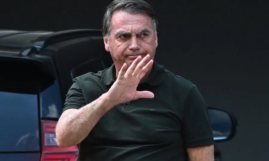 Bolsonaro cancela primeira entrevista após prisão por questões de saúde