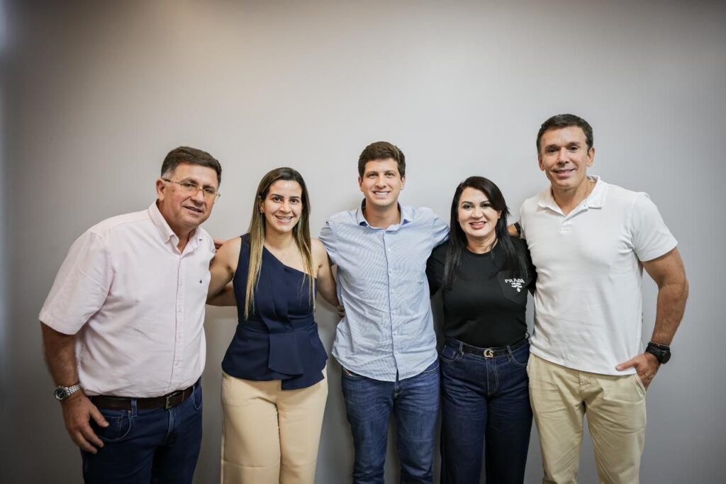João Campos estimula apoio de prefeita sertaneja e fortalece pré-candidatura de Eliane Soares