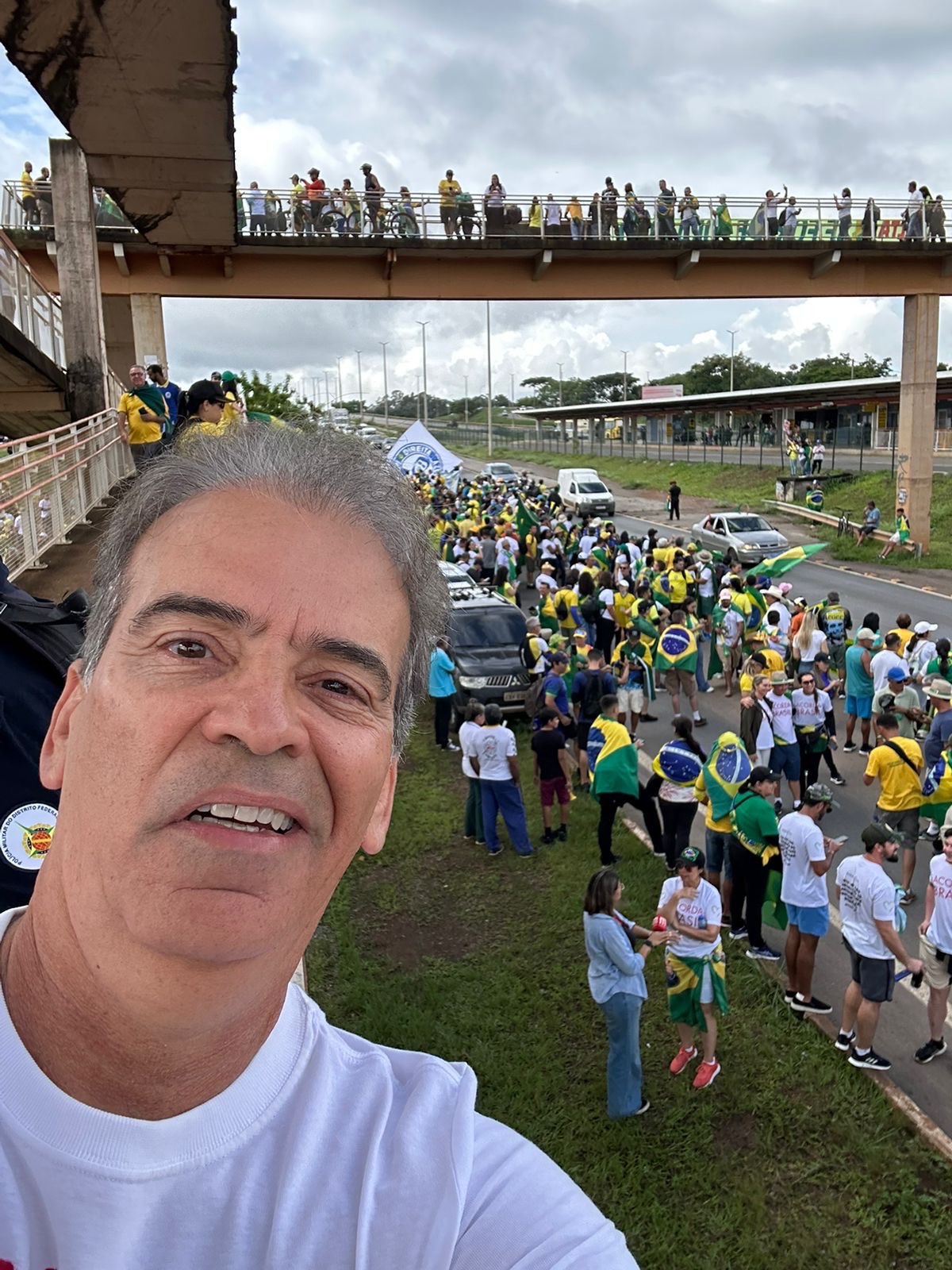 Deputado Alberto Feitosa já está na concentração em Brasília