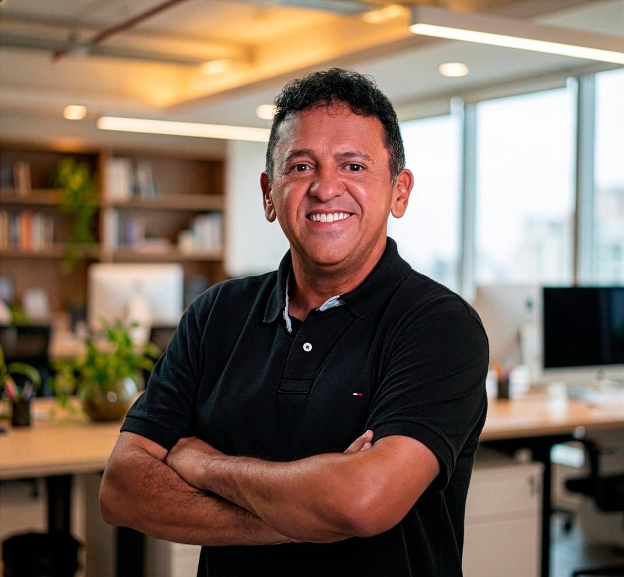 Carlos Britto confirma pré-candidatura e projeta anúncio oficial para após o Carnaval