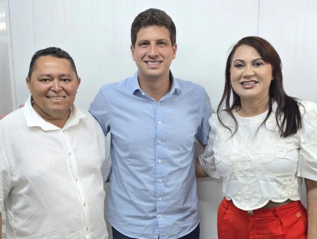 Prefeito de Santa Cruz declara apoio a João Campos e amplia debate sobre alianças em Pernambuco