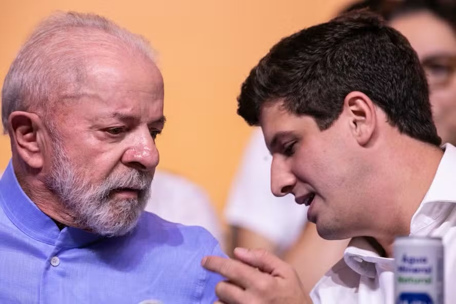 PT abre dissidência sobre apoio ao governo de Pernambuco