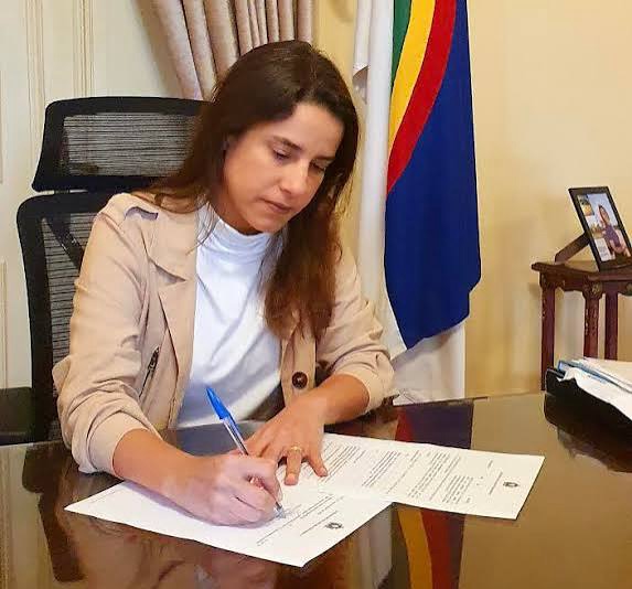 Empresa irregular dos pais de Raquel Lyra recebeu recursos públicos