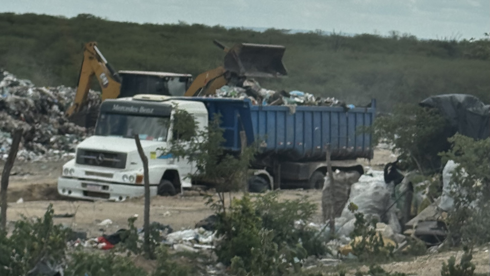 Contrato de mais de R$ 6 milhões levanta questionamentos sobre execução do serviço de limpeza urbana em Trindade