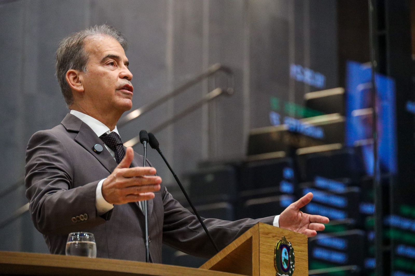 Coronel Alberto Feitosa cobra reajuste digno aos policiais e Bombeiros.